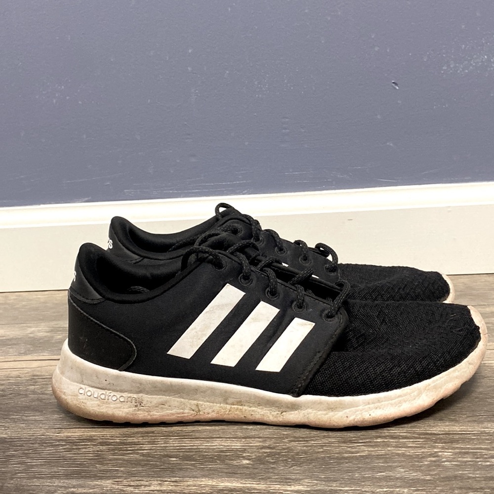 Women’s Adidas cloud foam running shoes size 8.5